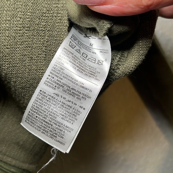 Old Navy lightweight, alpine, tundra, hooded, zip up sweater size medium - Picture 6 of 8